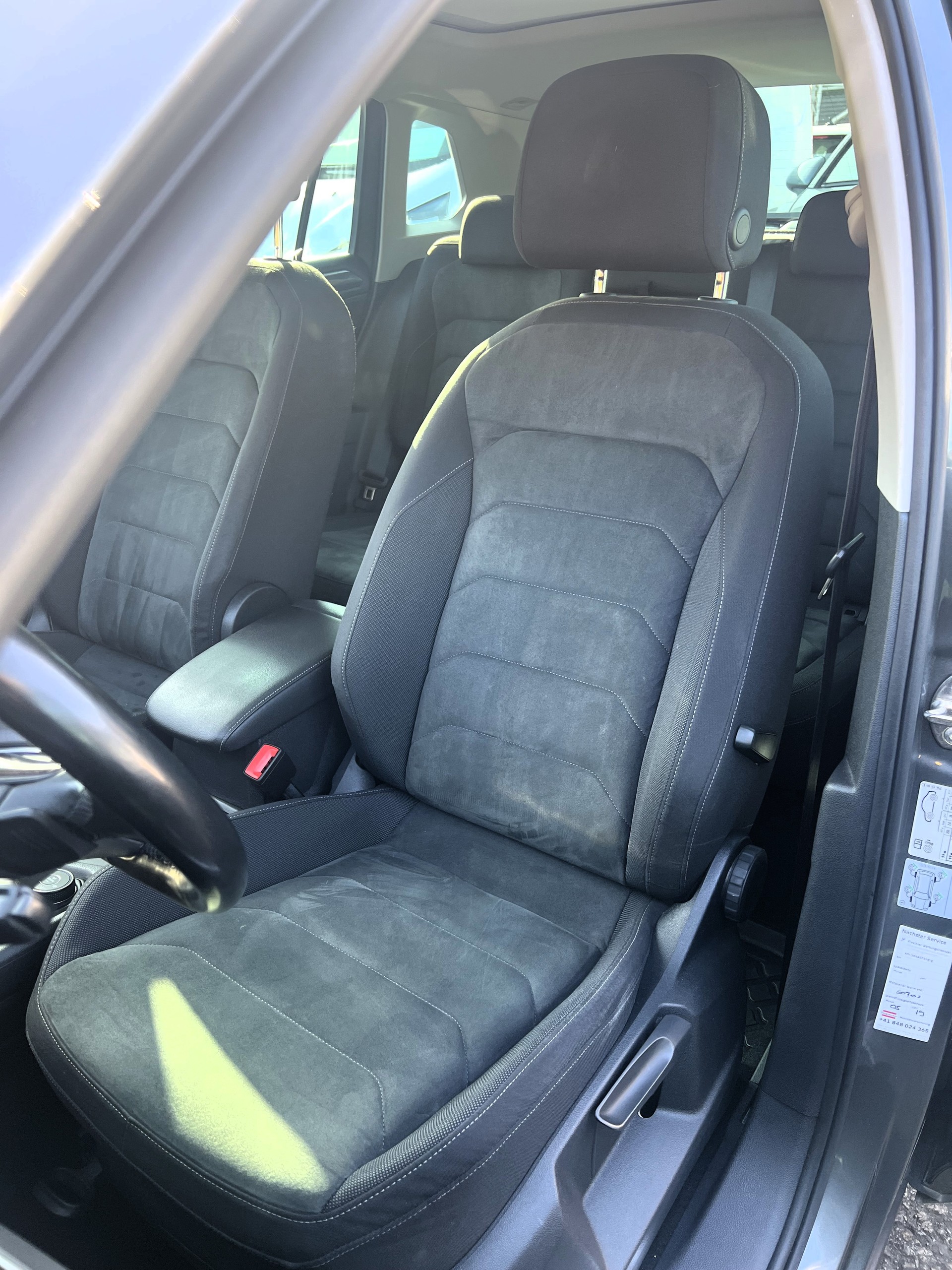 VW Tiguan 2.0 TDI SCR Highline 4Motion DSG-image-13