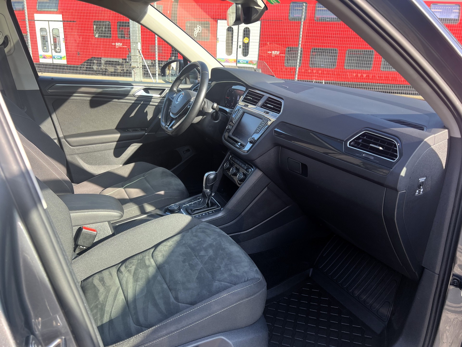 VW Tiguan 2.0 TDI SCR Highline 4Motion DSG-image-11