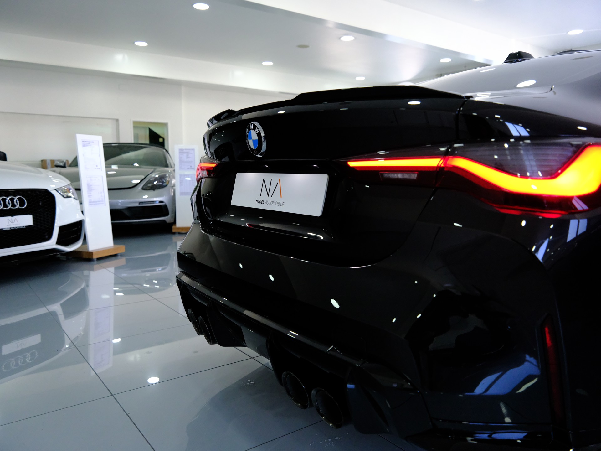 BMW M4 Coupé Competition M xDrive-image-6