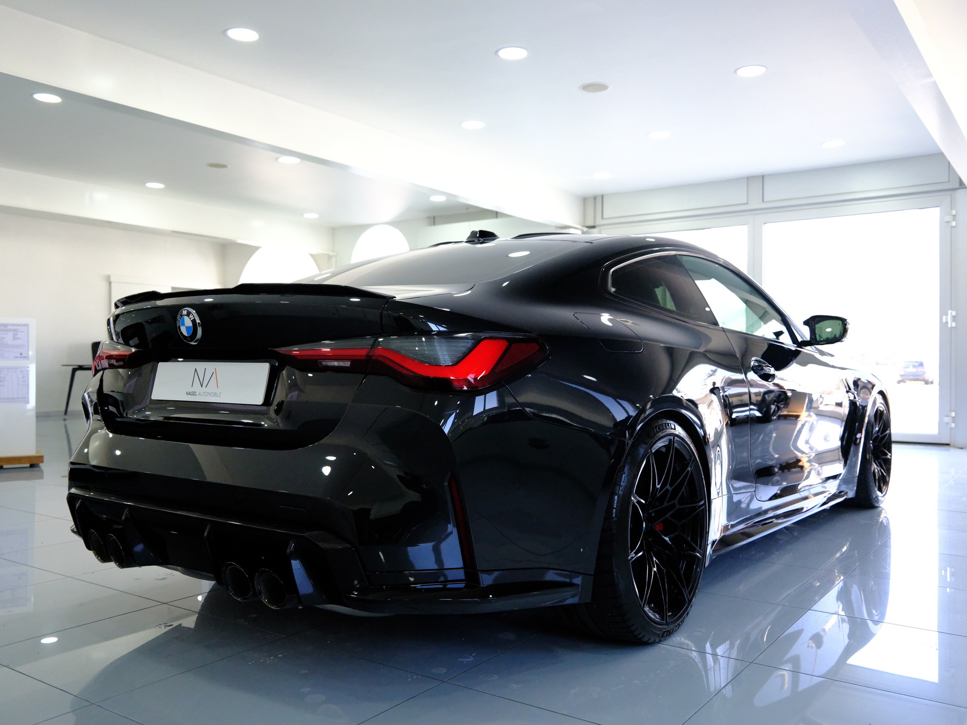 BMW M4 Coupé Competition M xDrive-image-4