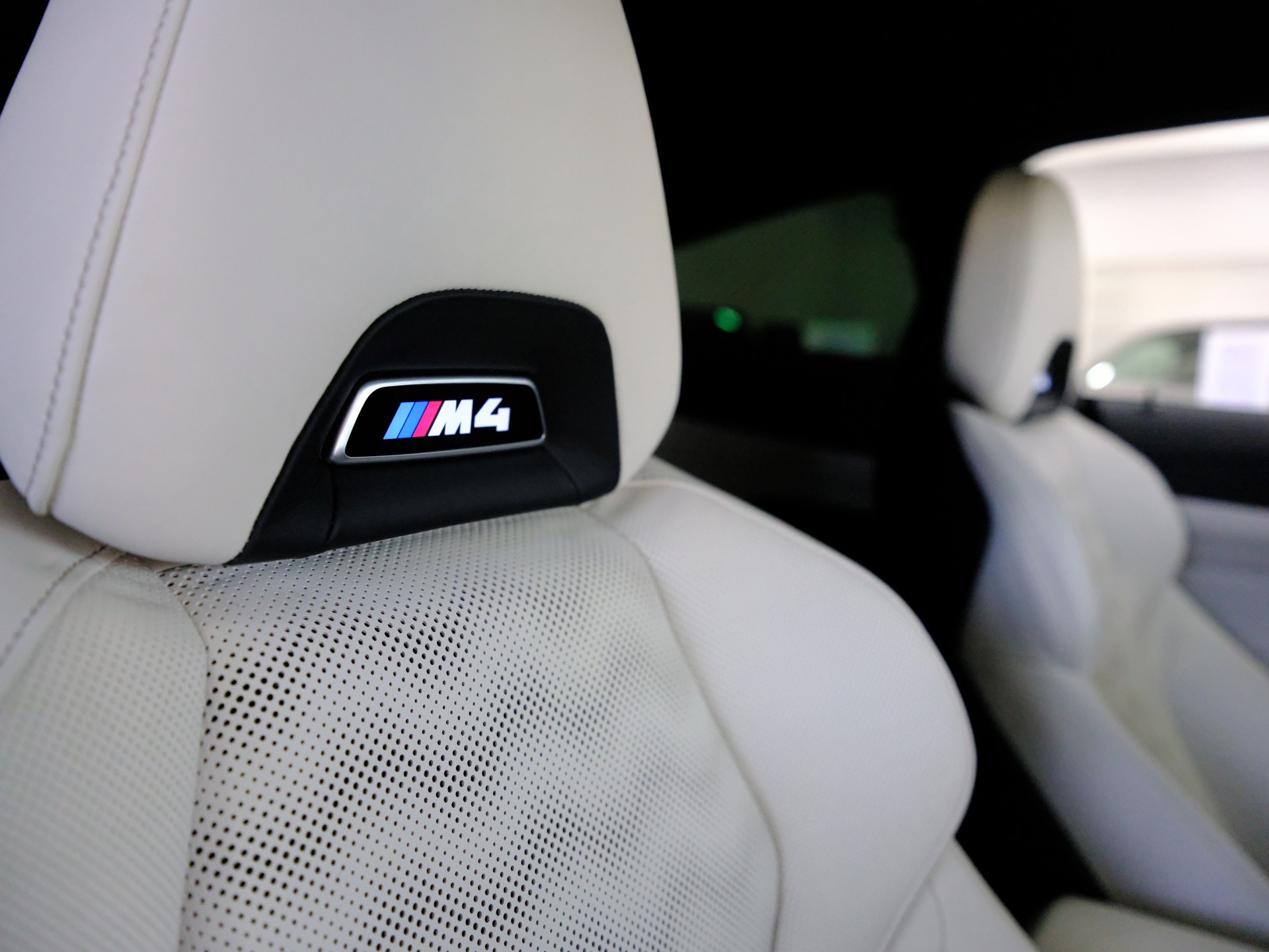 BMW M4 Coupé Competition M xDrive-image-18