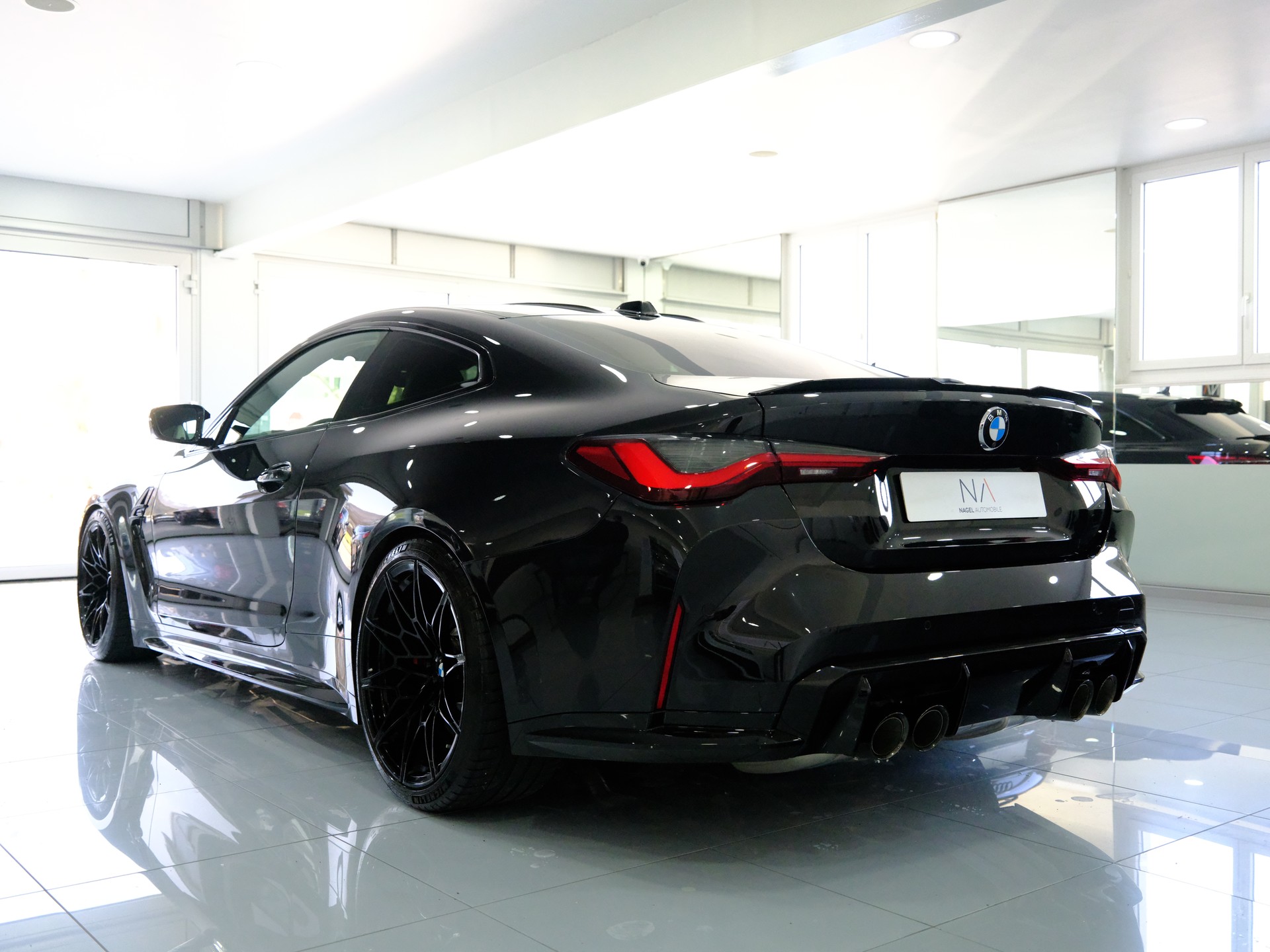 BMW M4 Coupé Competition M xDrive-image-7