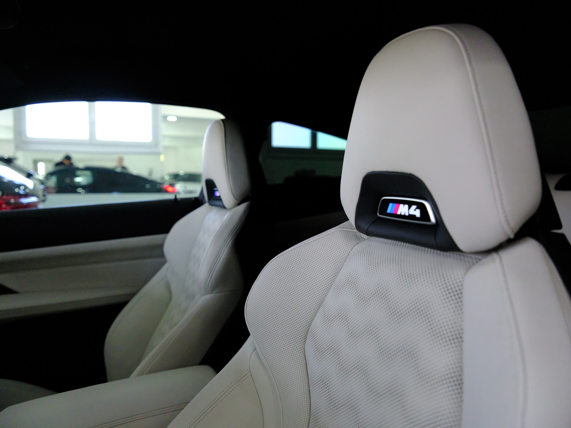 BMW M4 Coupé Competition M xDrive-image-14