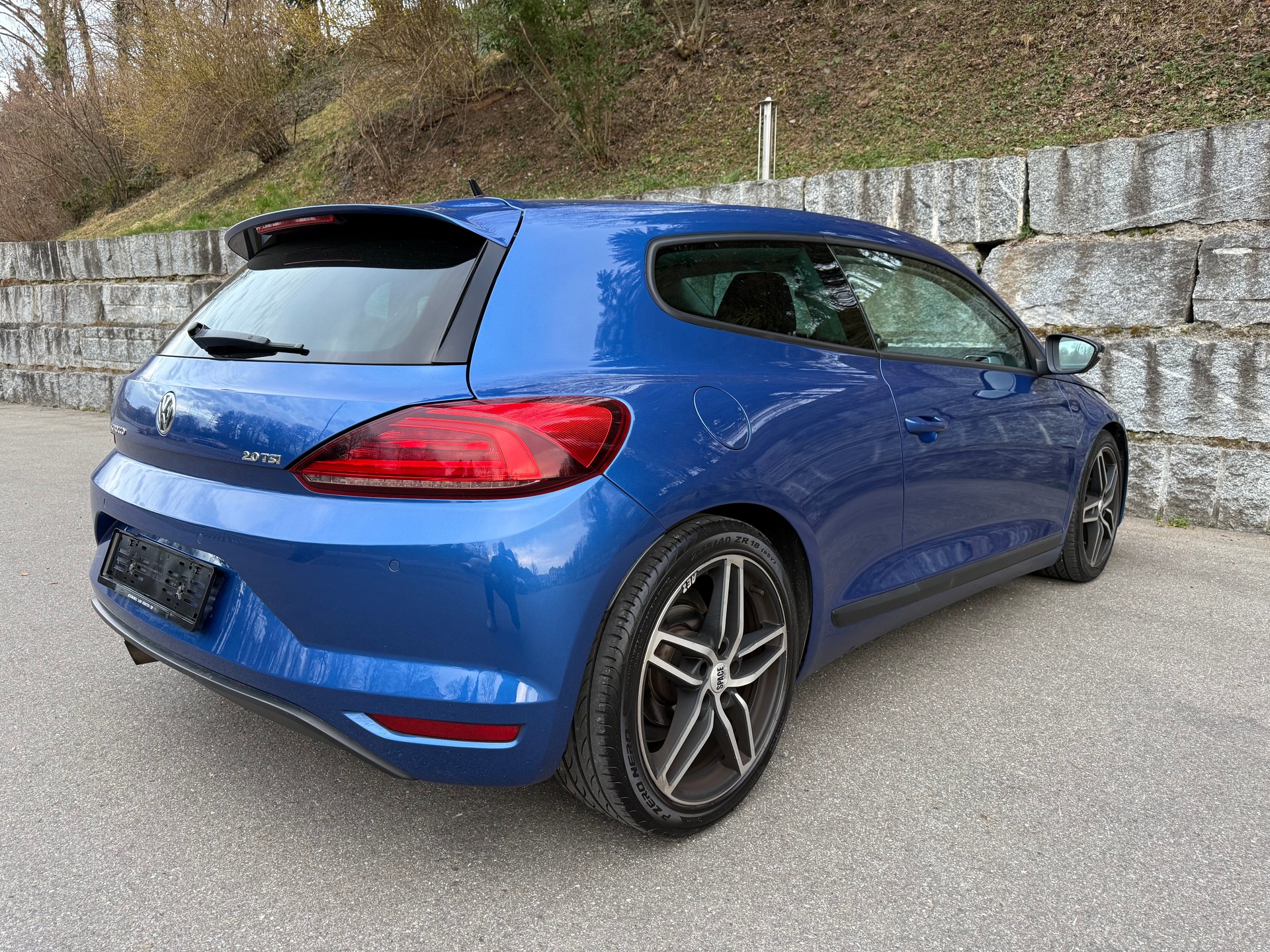 VW Scirocco 2.0 TSI BMT-image-2