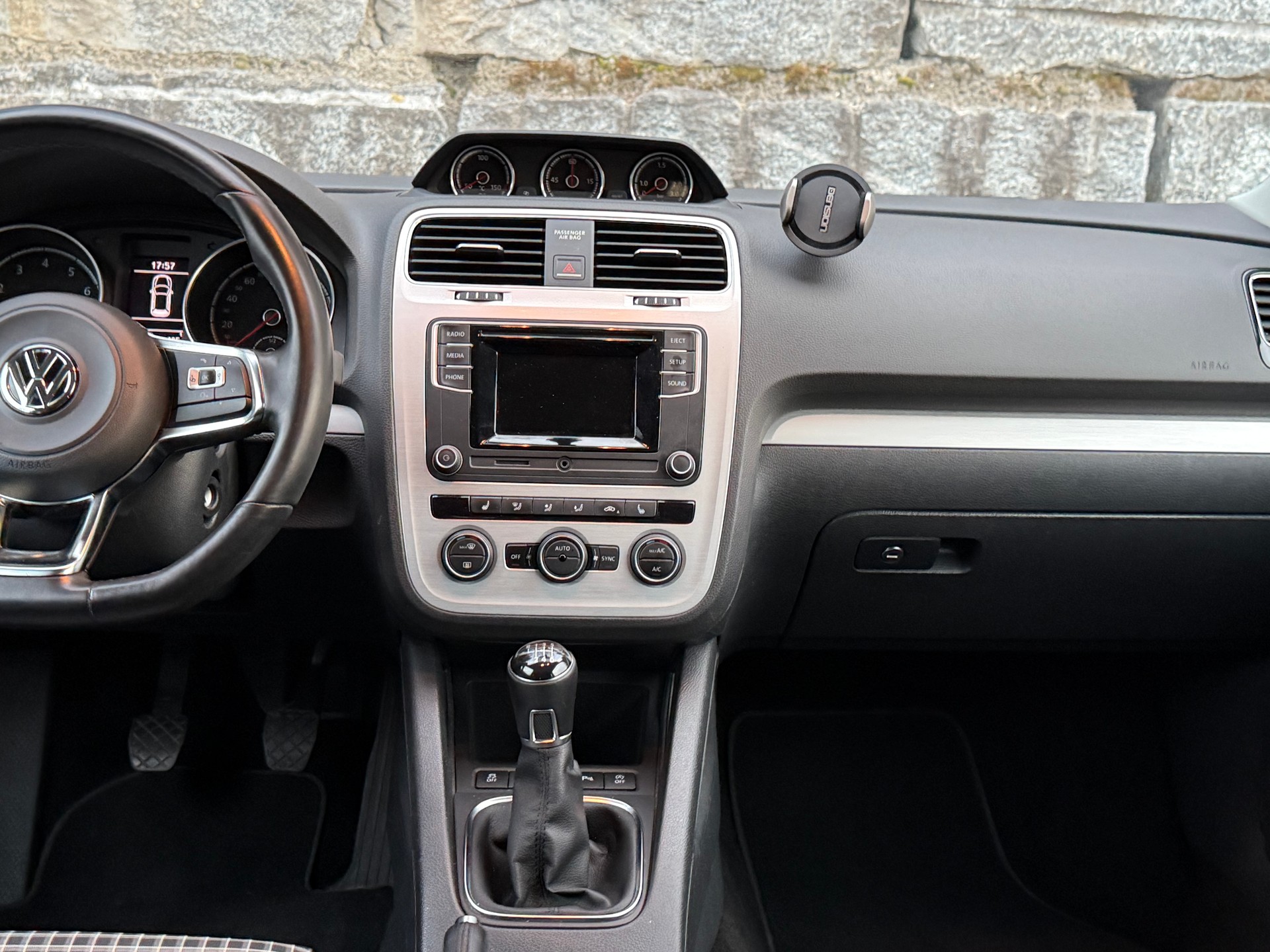 VW Scirocco 2.0 TSI BMT-image-4