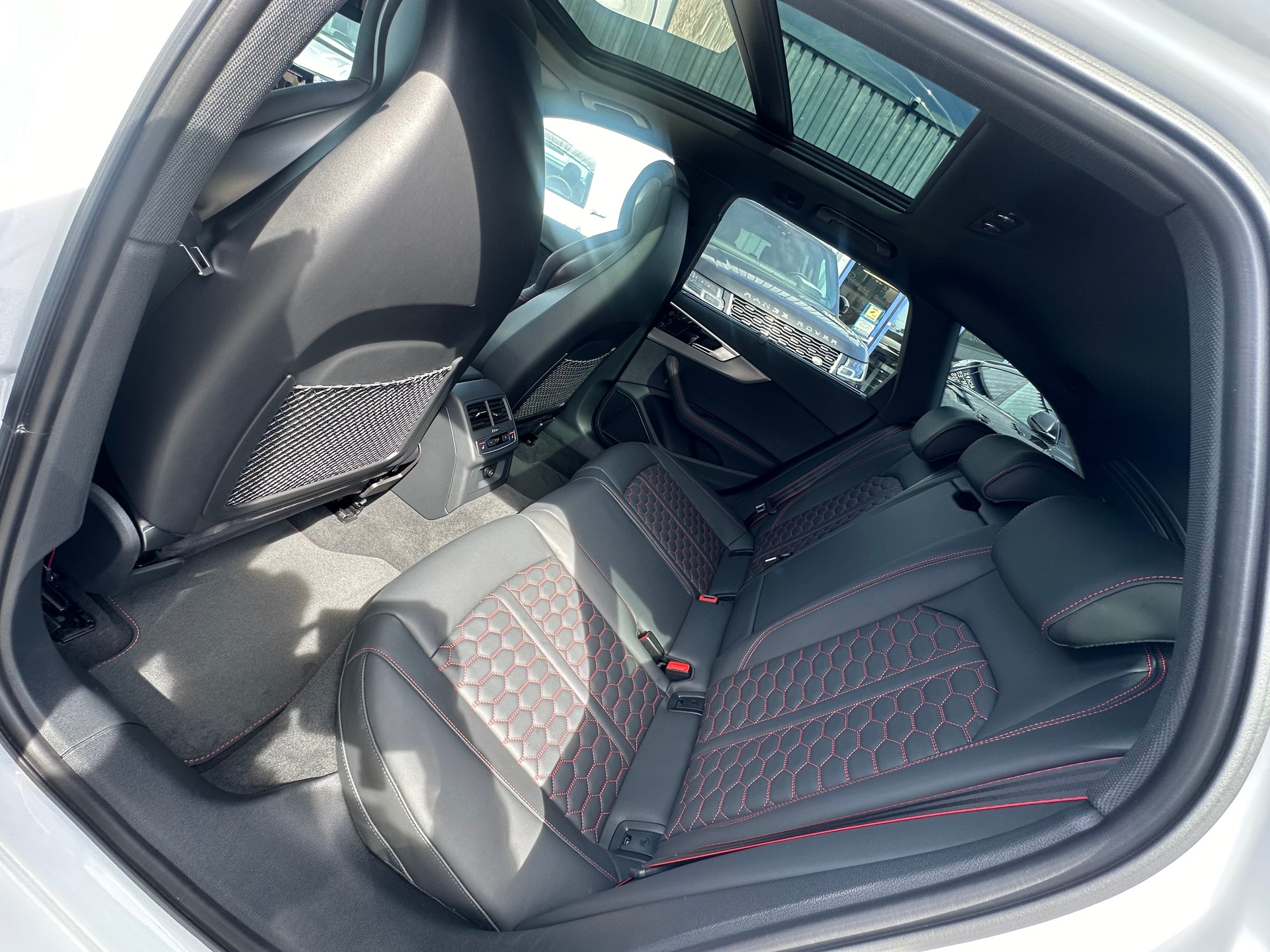 AUDI RS4 Avant quattro tiptronic-image-19