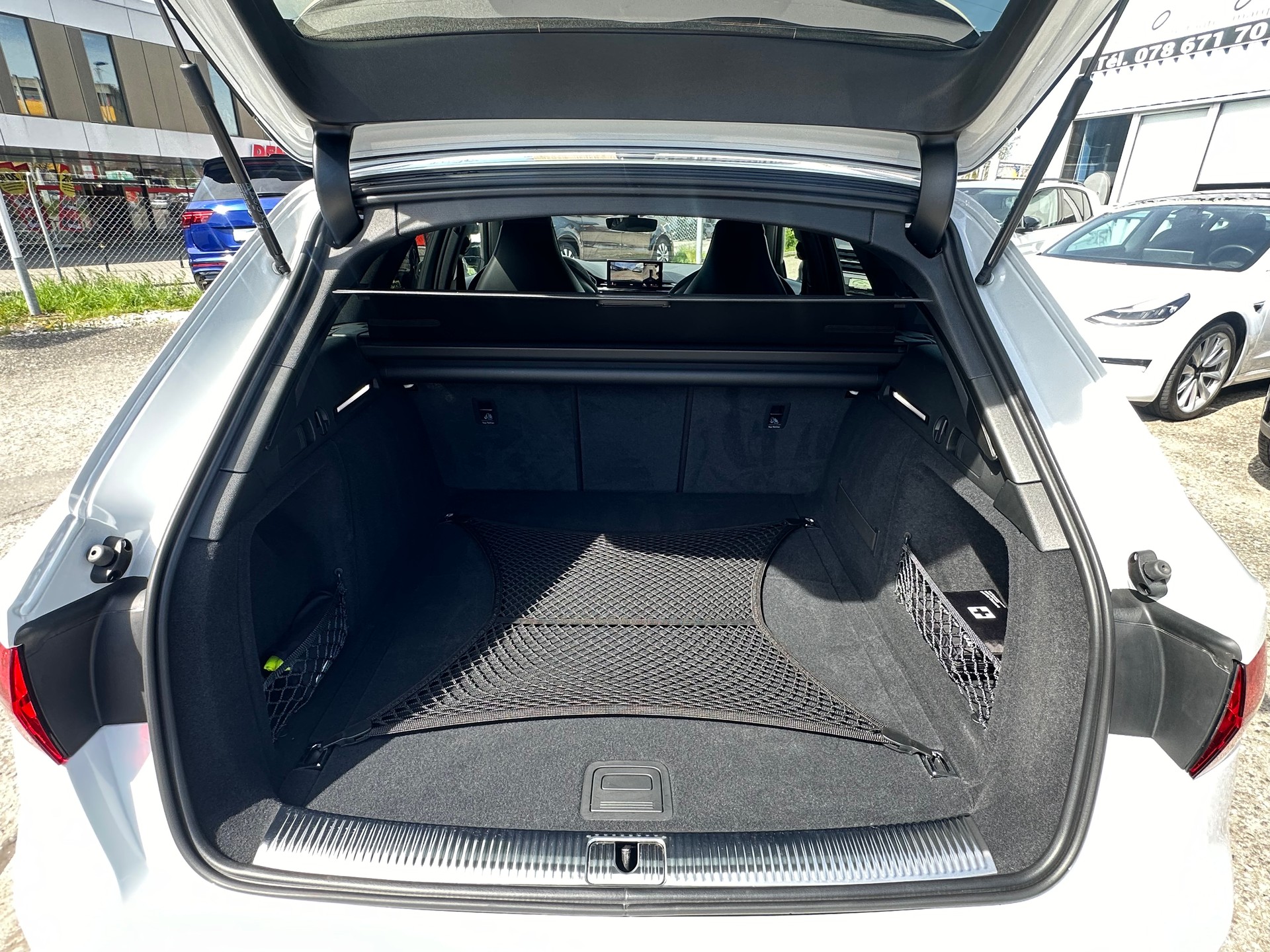 AUDI RS4 Avant quattro tiptronic-image-14