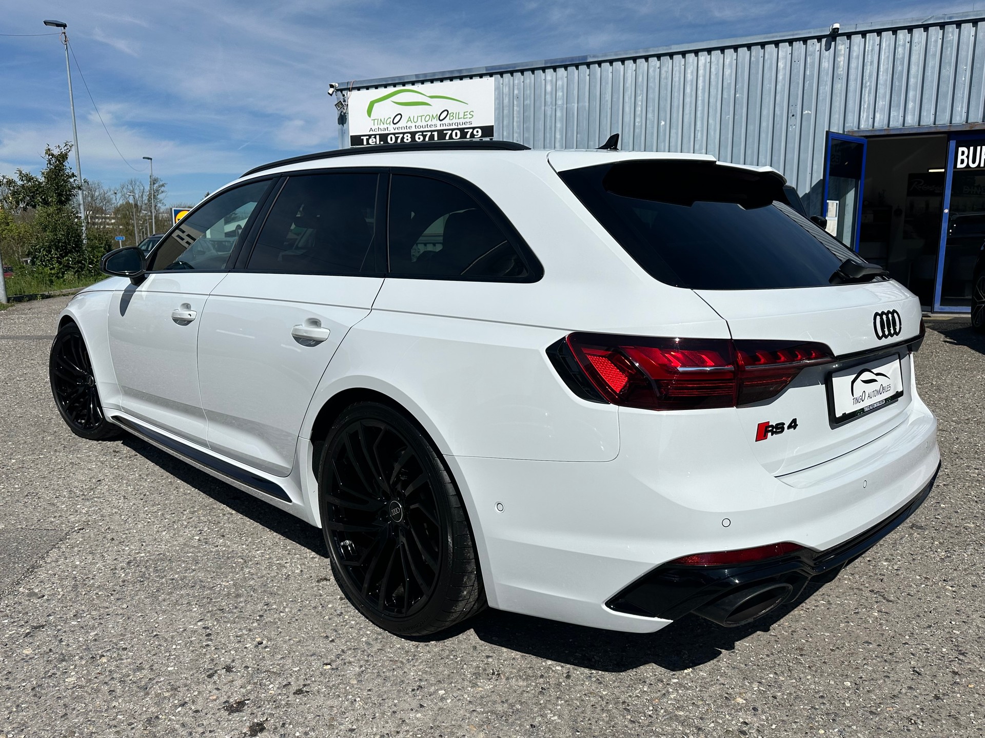AUDI RS4 Avant quattro tiptronic-image-5
