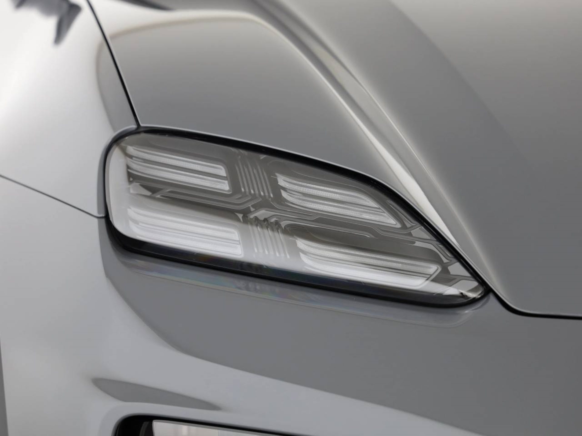 PORSCHE Macan 4-image-8