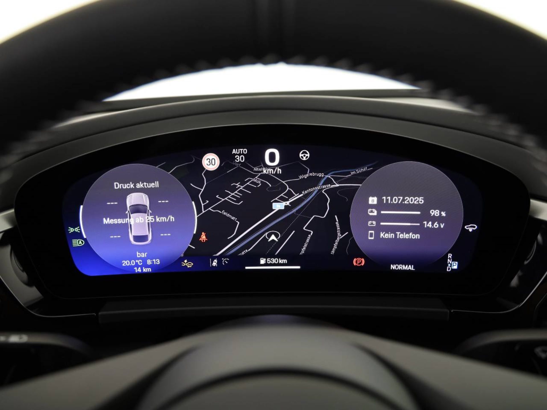PORSCHE Macan 4-image-10