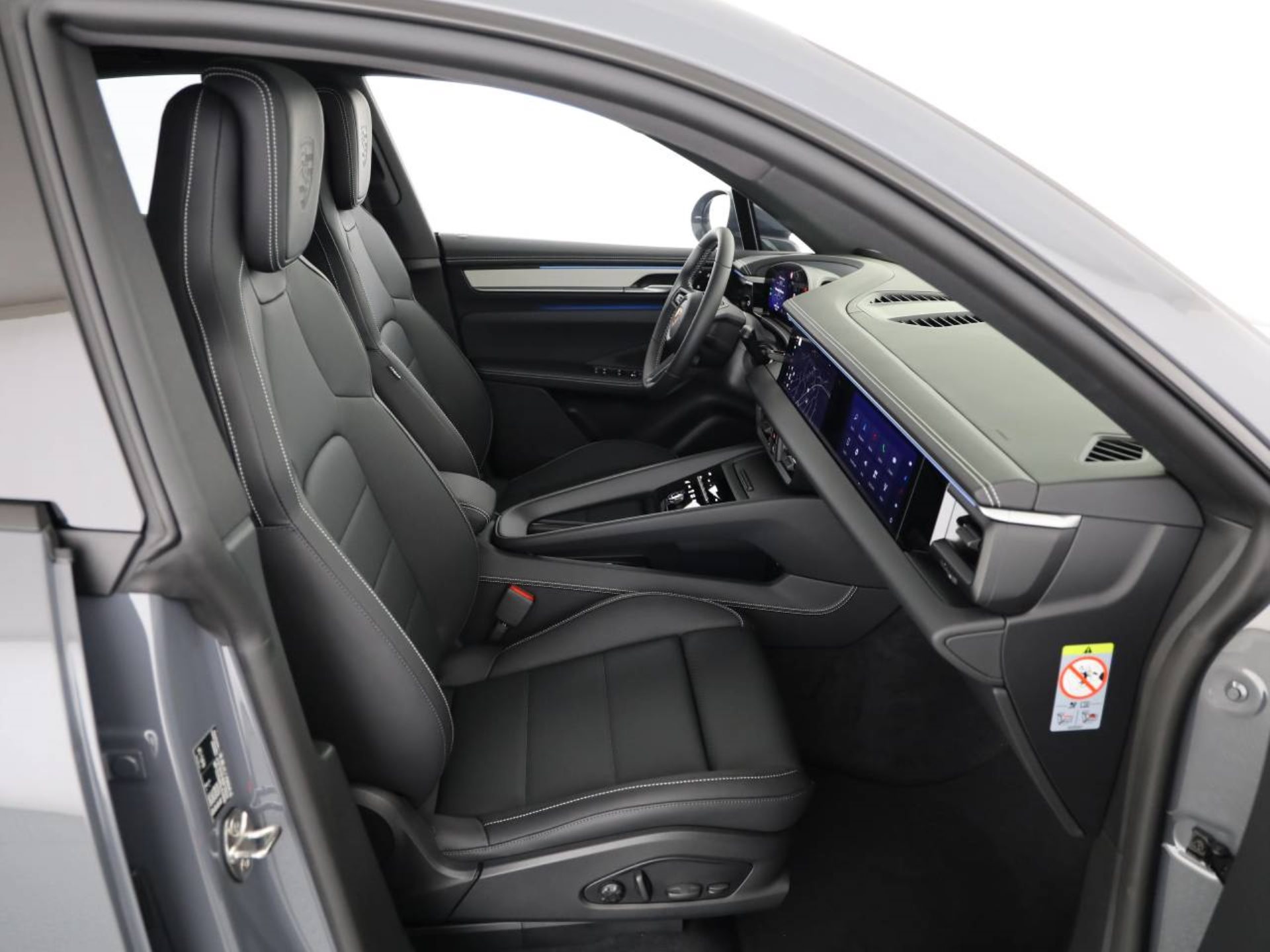 PORSCHE Macan 4-image-14