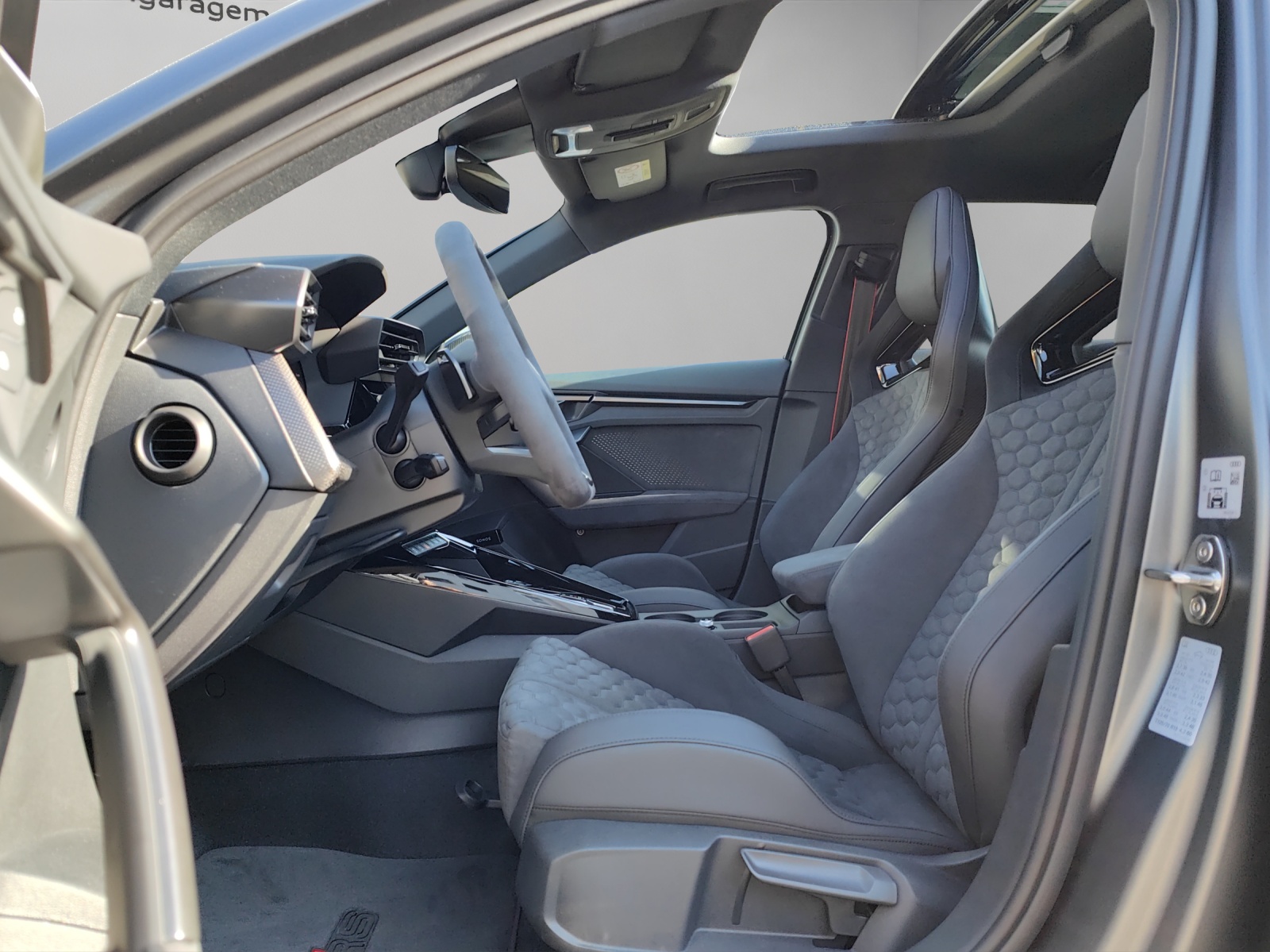 AUDI RS3 Sportback 2.5 TSI quattro S-tronic-image-9