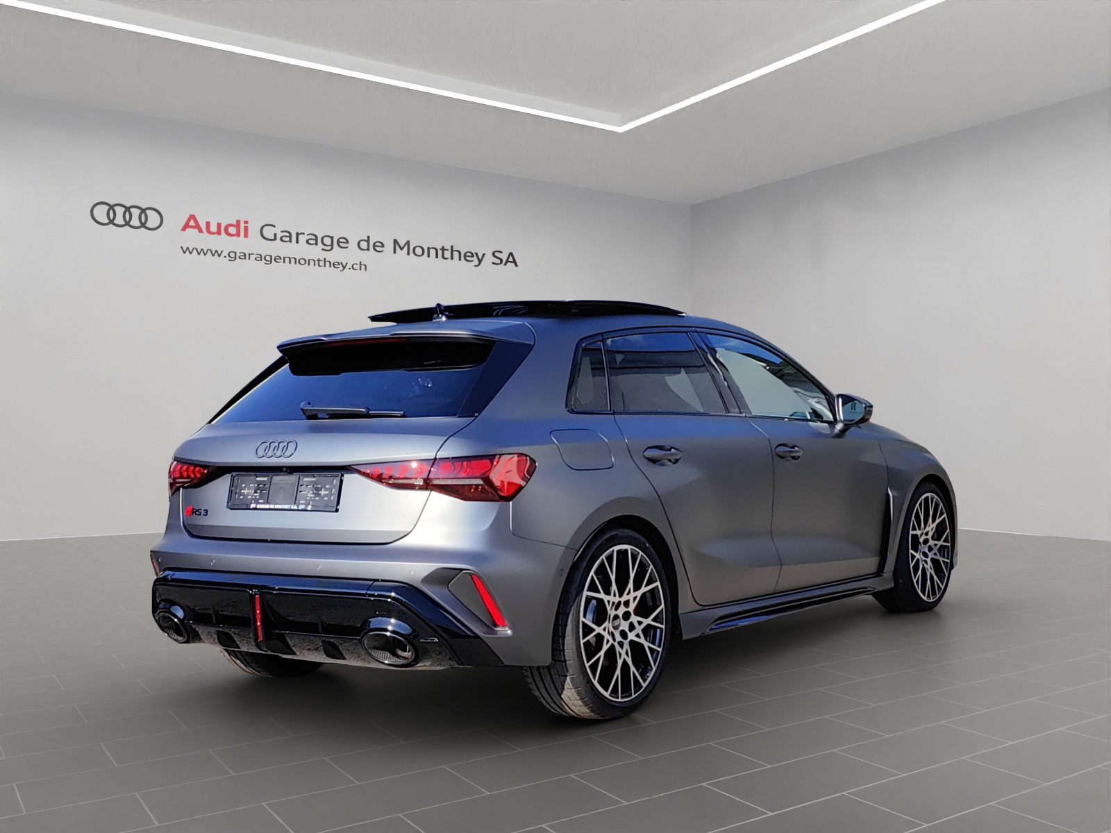 AUDI RS3 Sportback 2.5 TSI quattro S-tronic-image-3