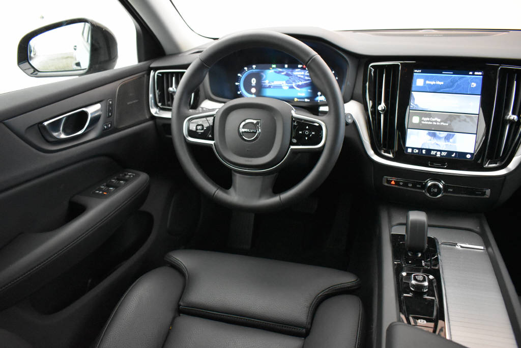 VOLVO V60 2.0 B4 Plus Dark-image-9