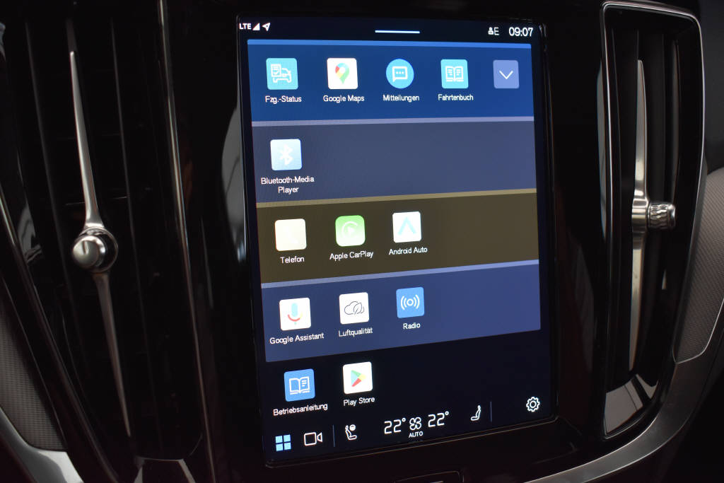 VOLVO V60 2.0 B4 Plus Dark-image-11