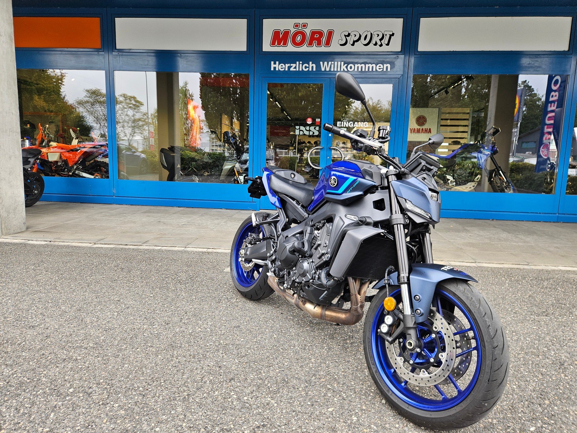 YAMAHA MT-09 Y-AMT-showroom-element-1