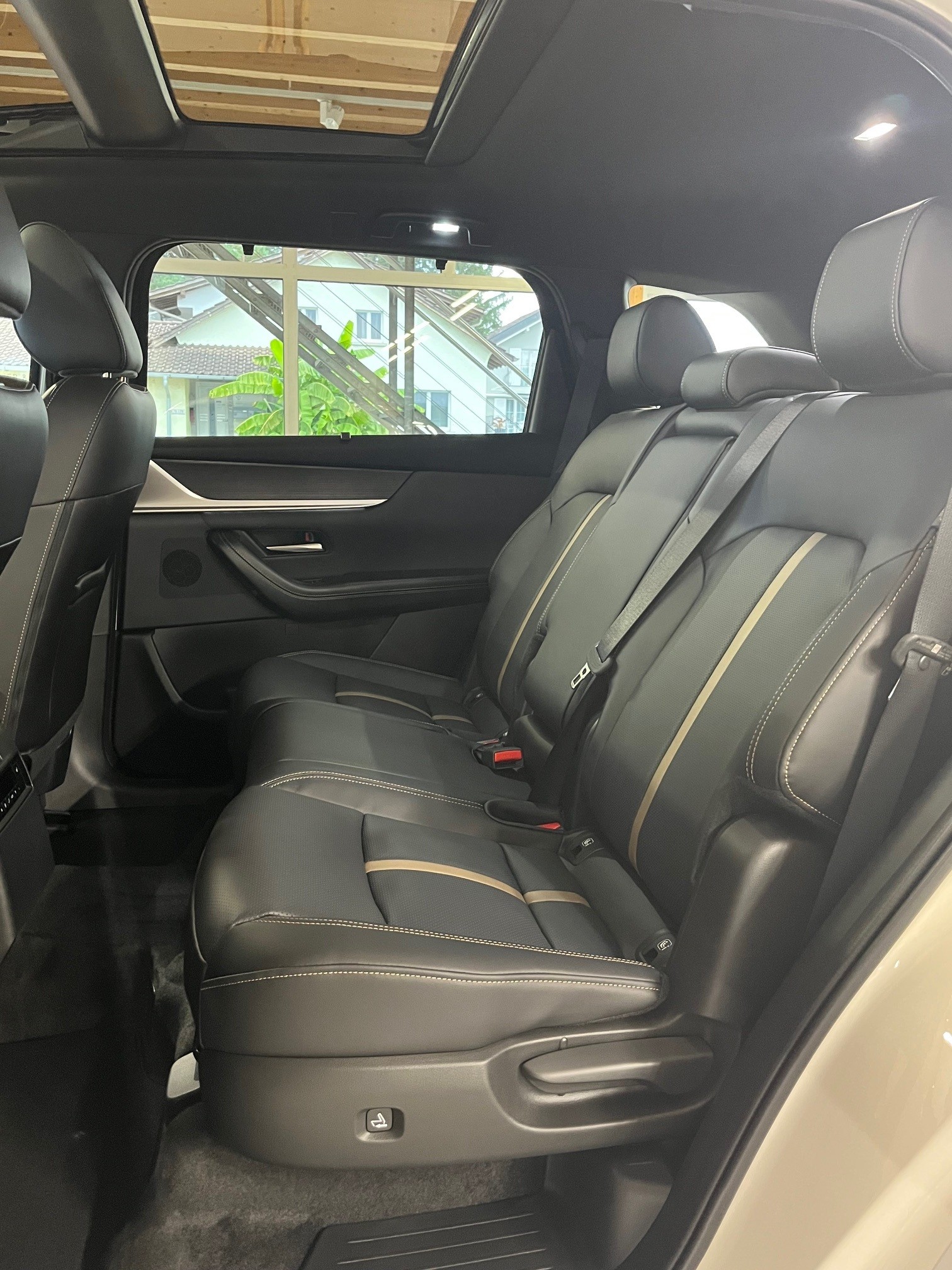 MAZDA CX-80 e-Skyactiv PHEV 327 AWD Homura Plus-image-9