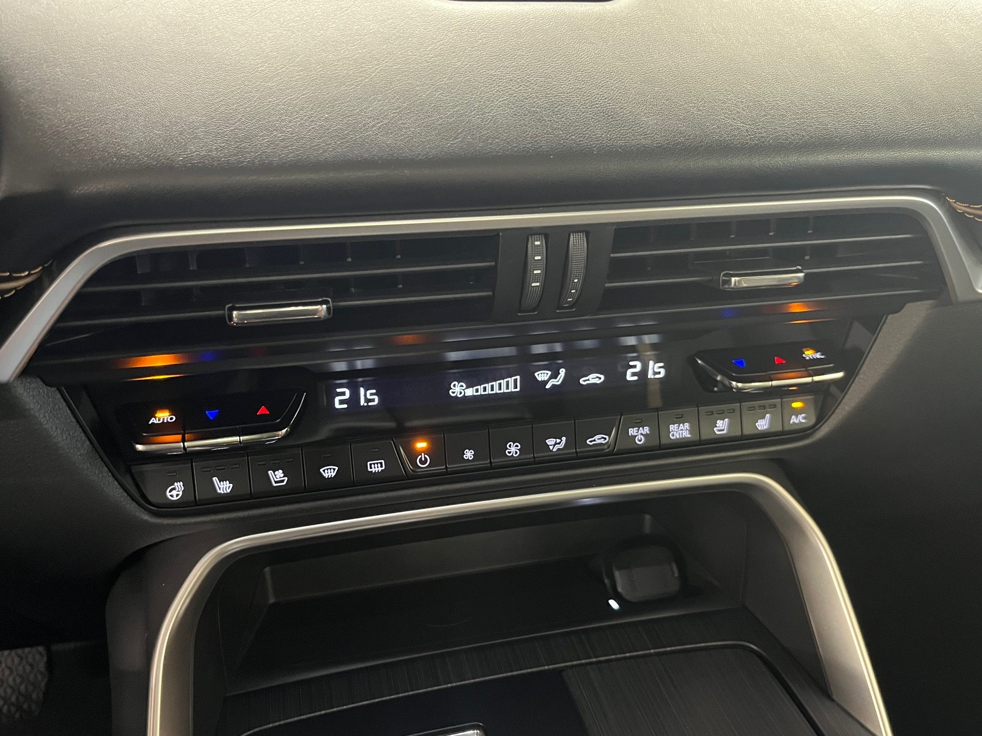 MAZDA CX-80 e-Skyactiv PHEV 327 AWD Homura Plus-image-14