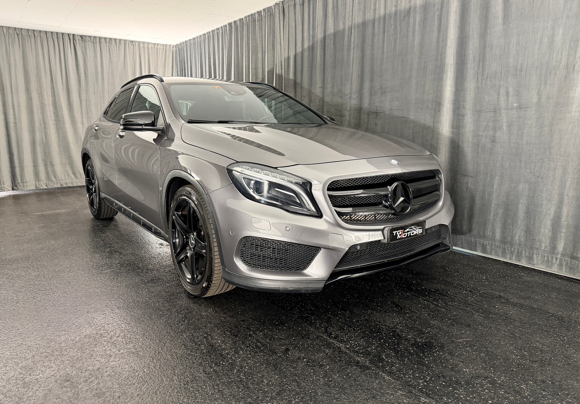 MERCEDES-BENZ GLA 200 AMG Line 7G-DCT-image-0