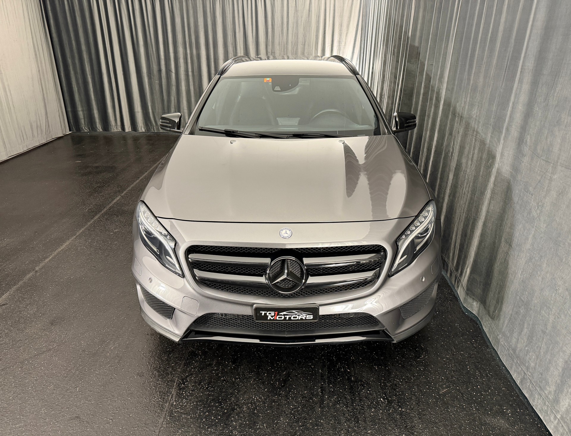 MERCEDES-BENZ GLA 200 AMG Line 7G-DCT-image-1