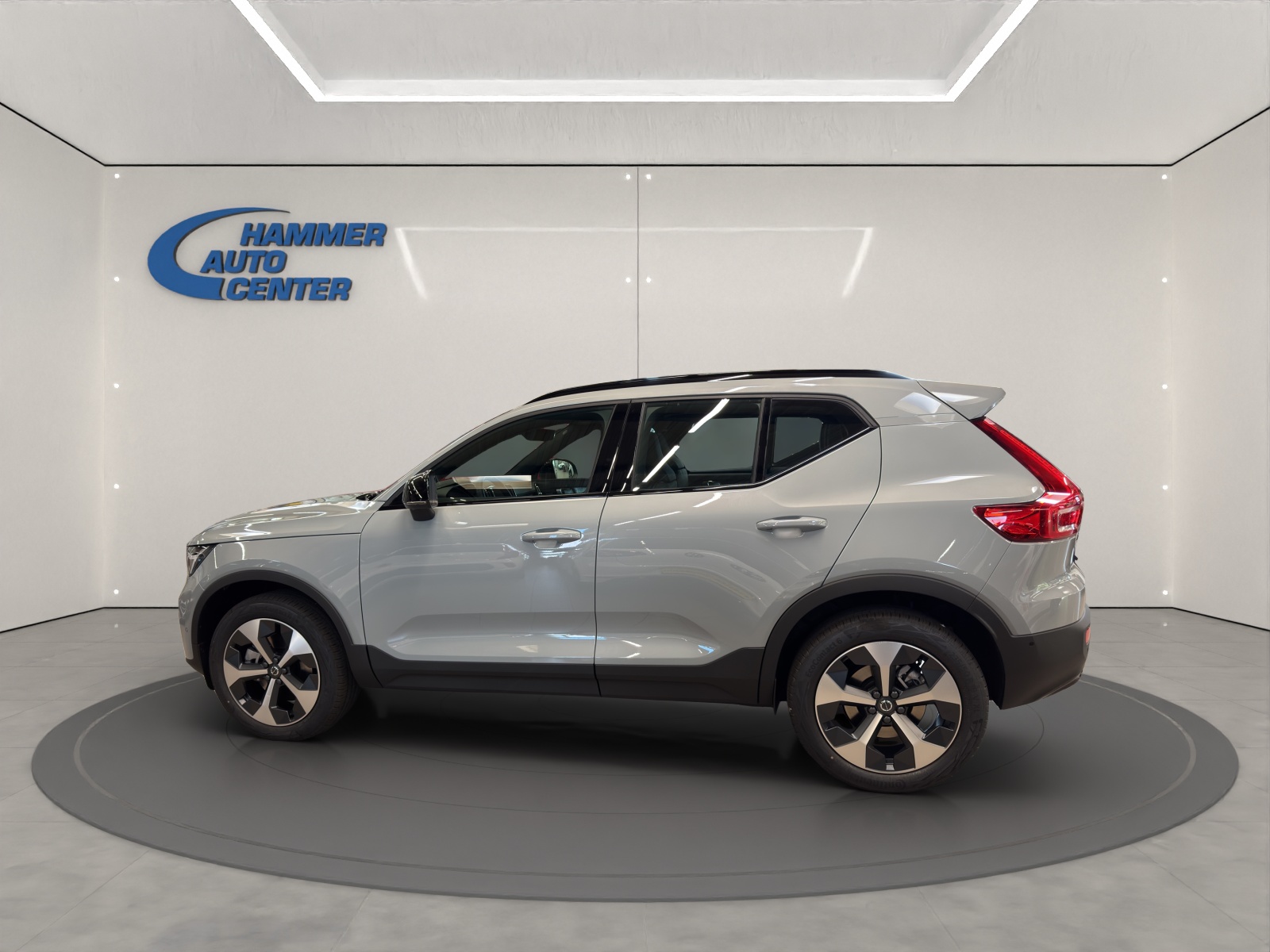 VOLVO XC40 2.0 B4 MH Ultra Dark-image-3
