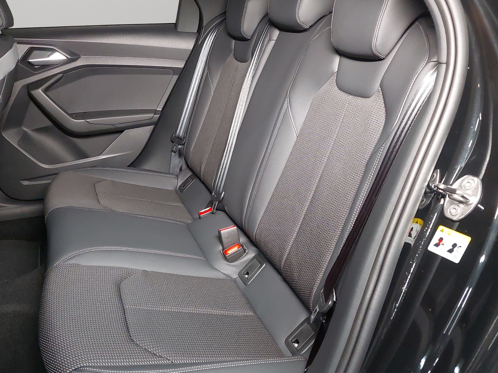 AUDI A1 Sportback 30 TFSI S-tronic-image-8