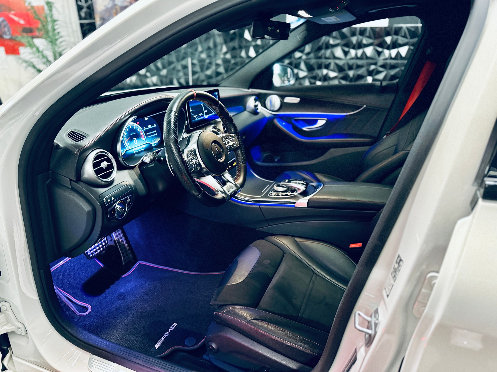 MERCEDES-BENZ C 43 AMG 4Matic 9G-Tronic-image-11