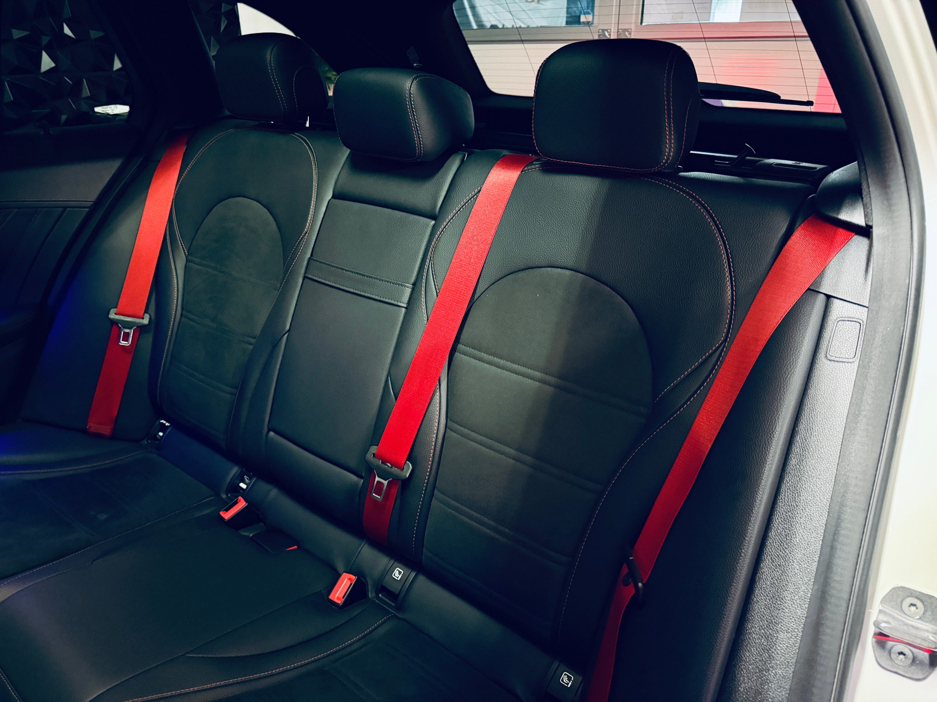 MERCEDES-BENZ C 43 AMG 4Matic 9G-Tronic-image-24