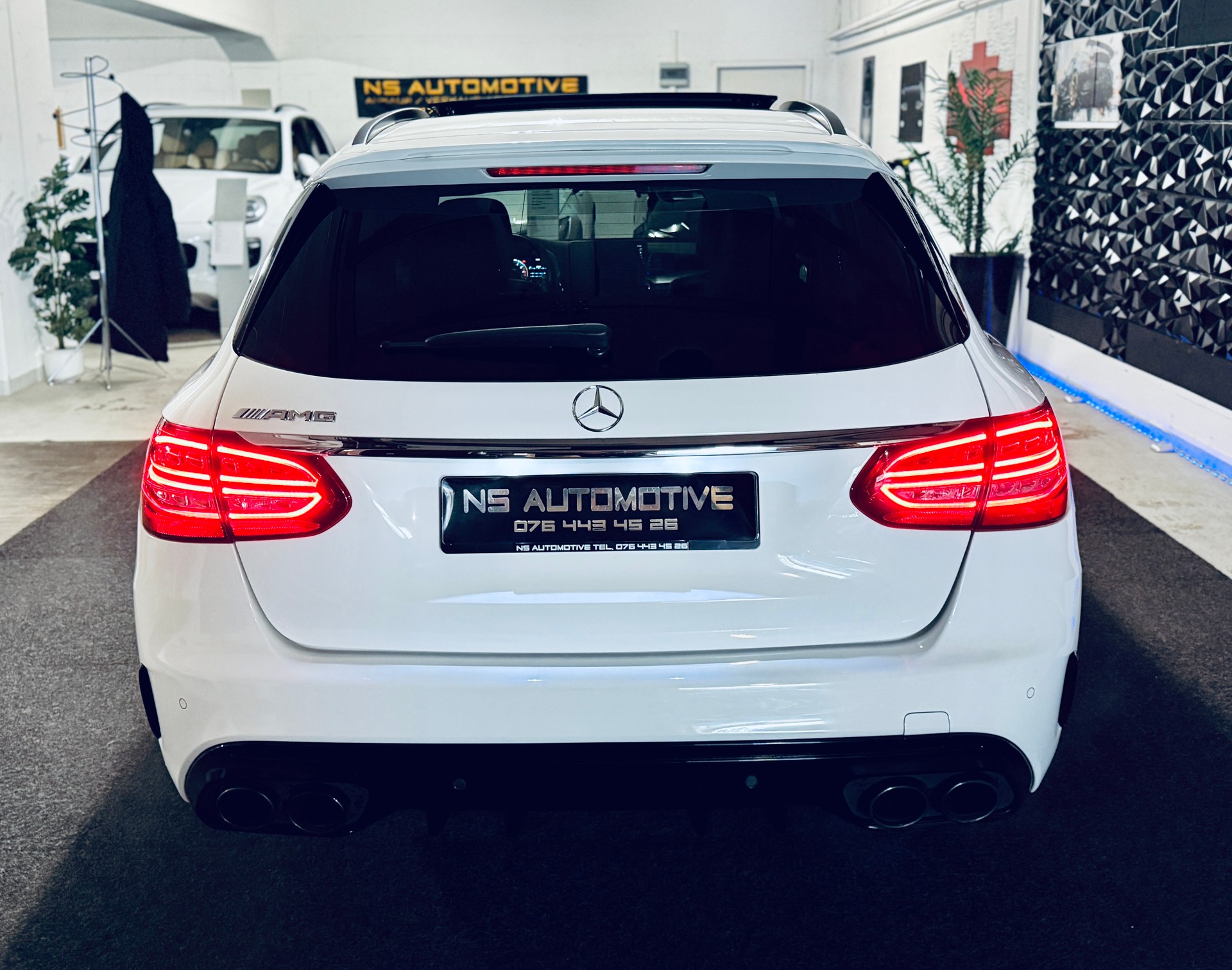 MERCEDES-BENZ C 43 AMG 4Matic 9G-Tronic-image-4