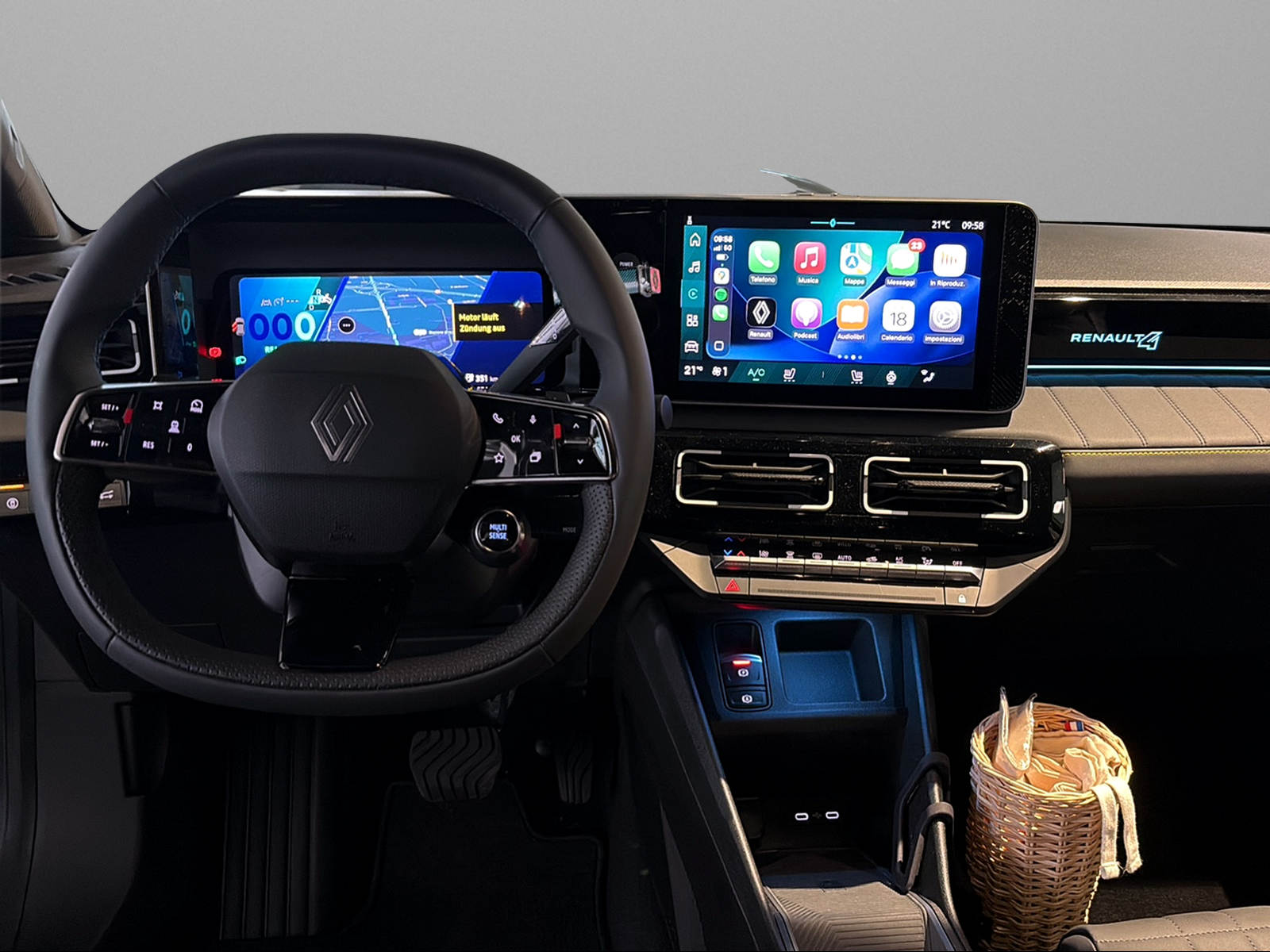 RENAULT R4 E-Tech Comfort Range 52 kWh Iconic-image-11