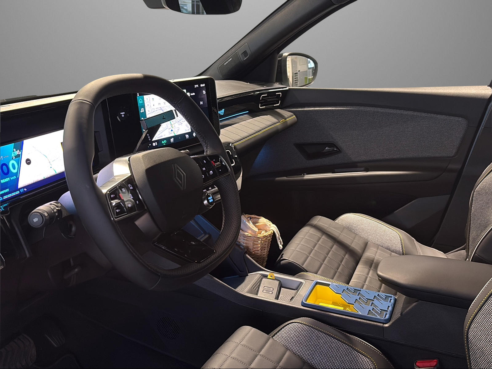 RENAULT R4 E-Tech Comfort Range 52 kWh Iconic-image-7