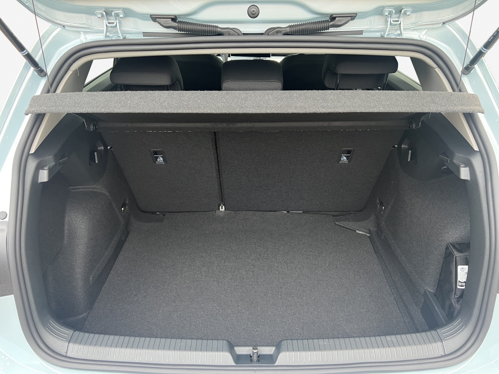 VW Golf 1.5 e TSI mHEV Basis DSG-image-12