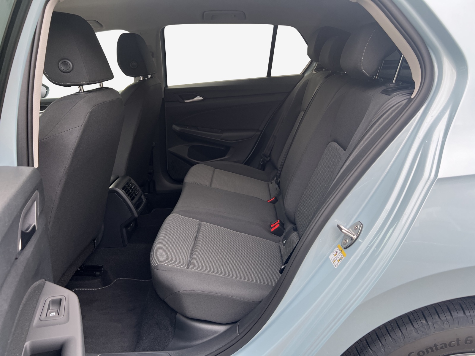 VW Golf 1.5 e TSI mHEV Basis DSG-image-11