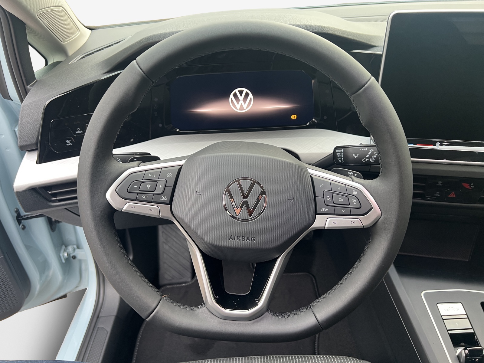 VW Golf 1.5 e TSI mHEV Basis DSG-image-9