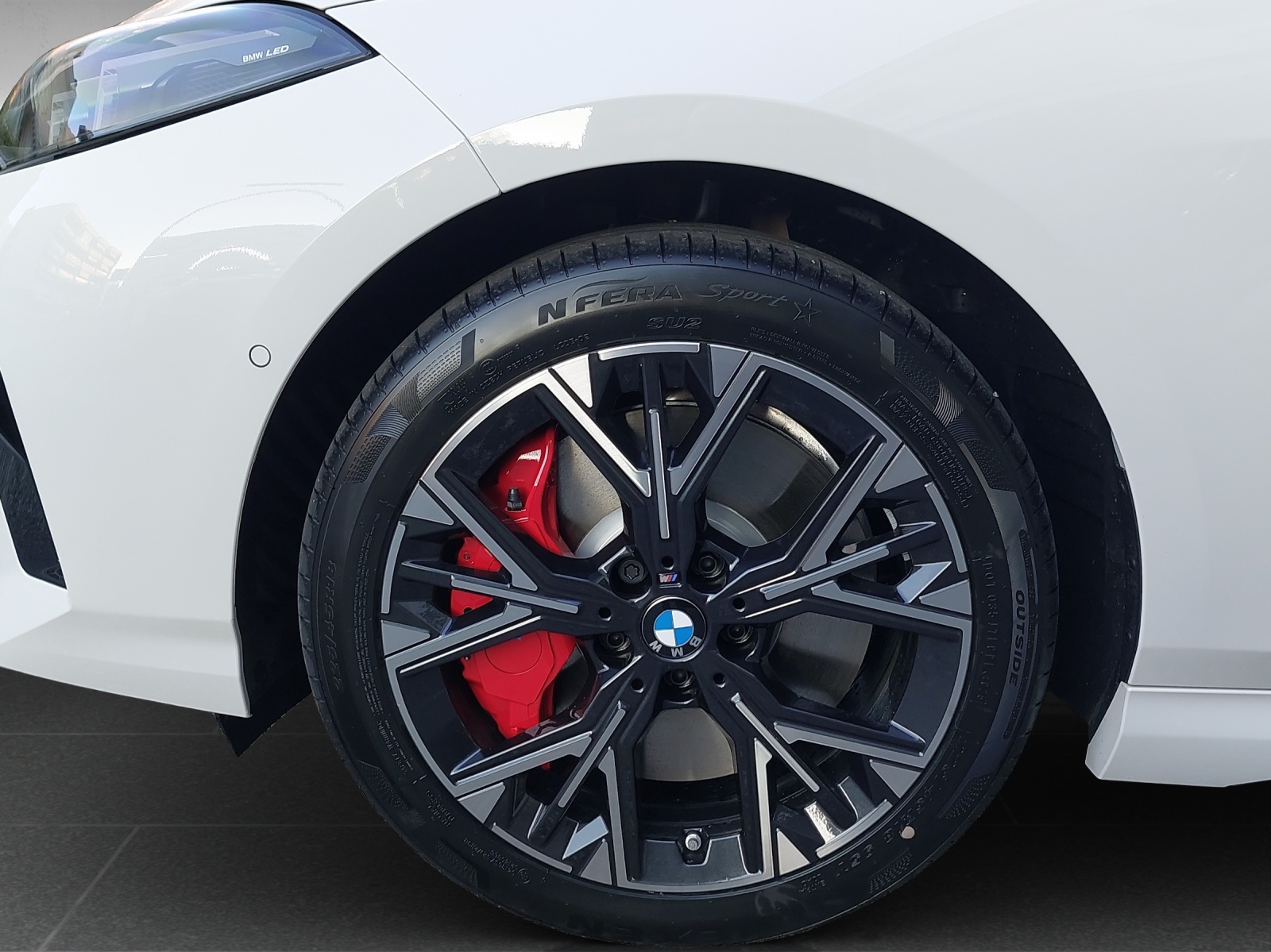 BMW 123 xDrive M Sport Pro Steptronic-image-8