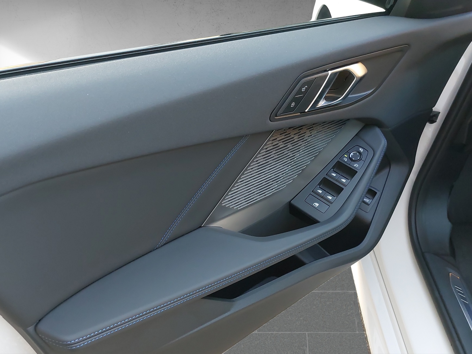 BMW 123 xDrive M Sport Pro Steptronic-image-14