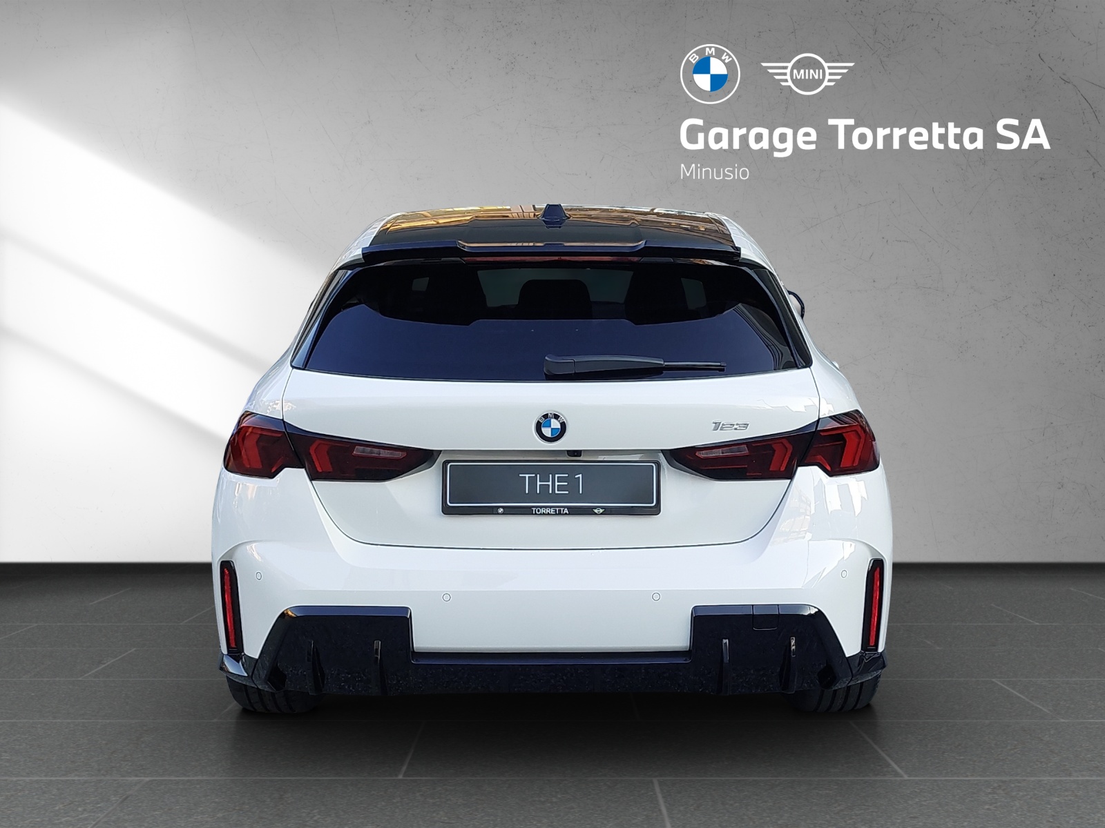 BMW 123 xDrive M Sport Pro Steptronic-image-3
