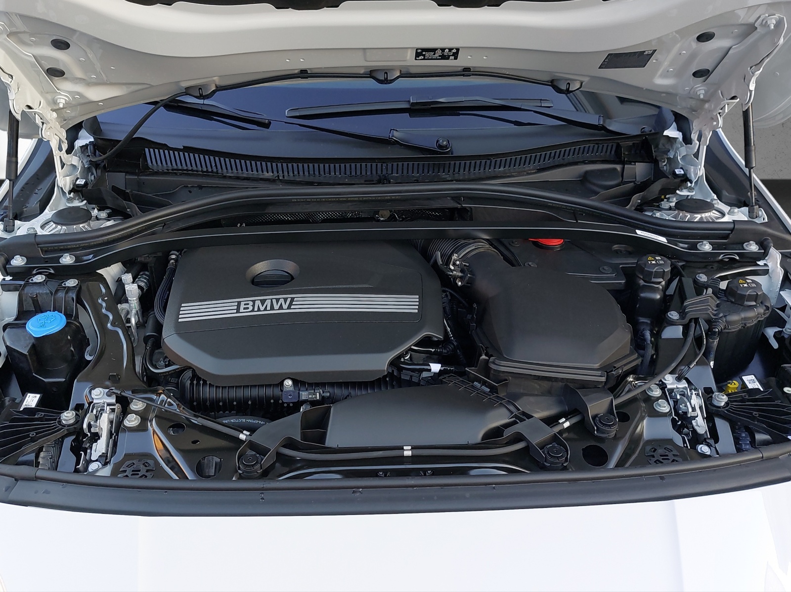 BMW 123 xDrive M Sport Pro Steptronic-image-18