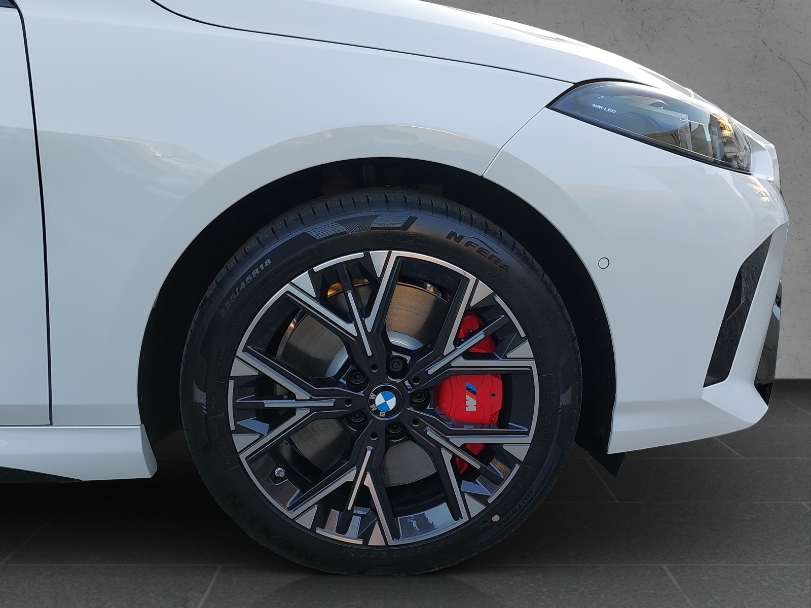 BMW 123 xDrive M Sport Pro Steptronic-image-9