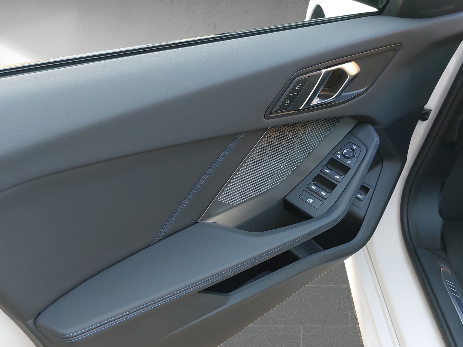 BMW 123 xDrive M Sport Pro Steptronic-image-14