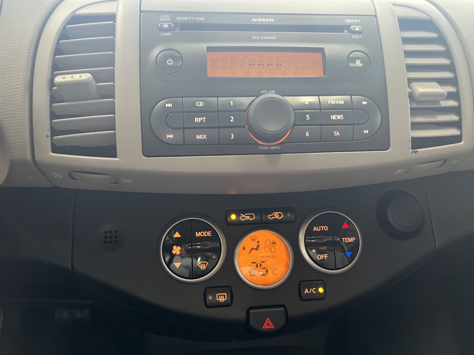 NISSAN Micra 1.6 Active Luxury-image-12