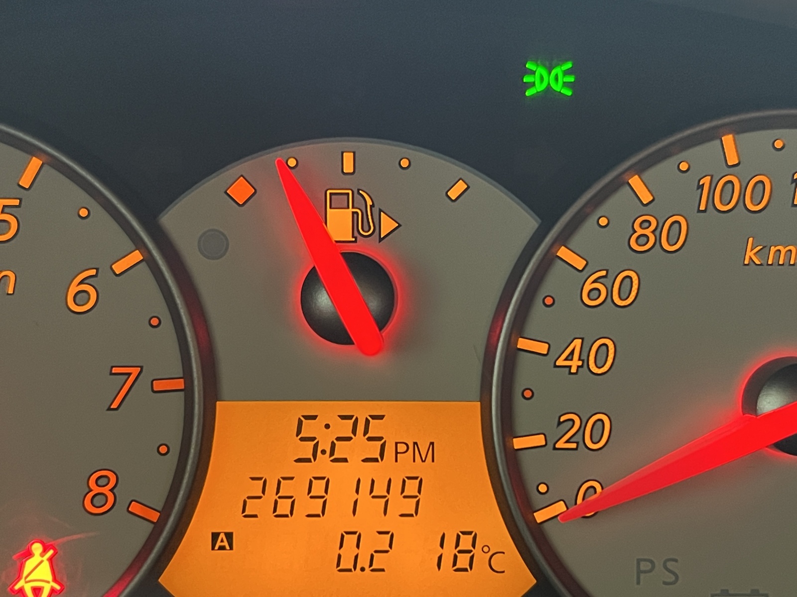 NISSAN Micra 1.6 Active Luxury-image-21