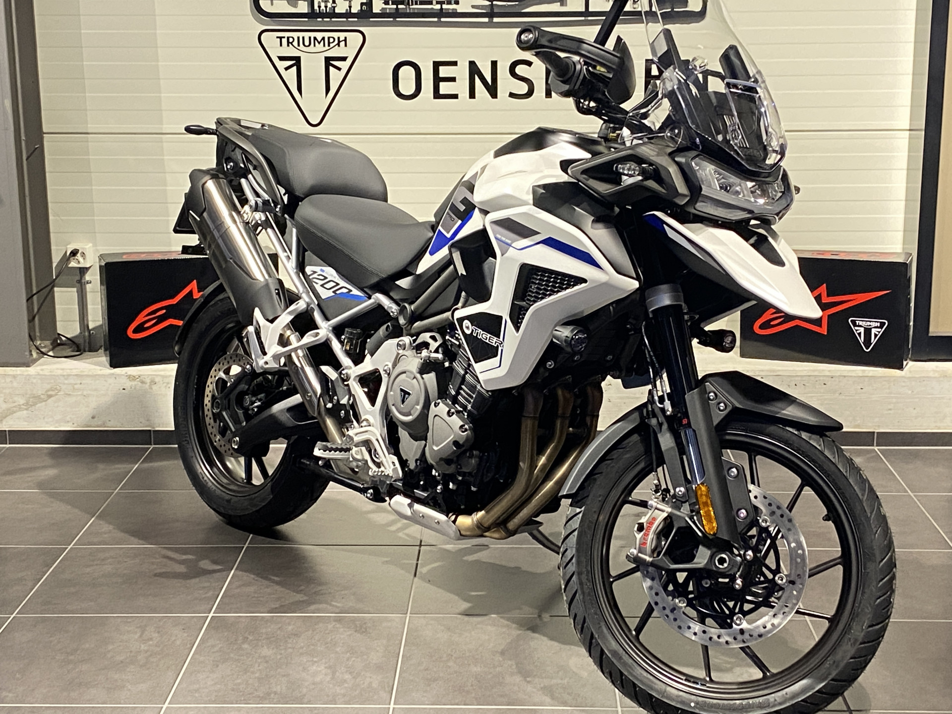 TRIUMPH Tiger 1200 Alpine Edition (4.49 % Power Leasing - Gültig bis 31.06.2026)-showroom-element-2