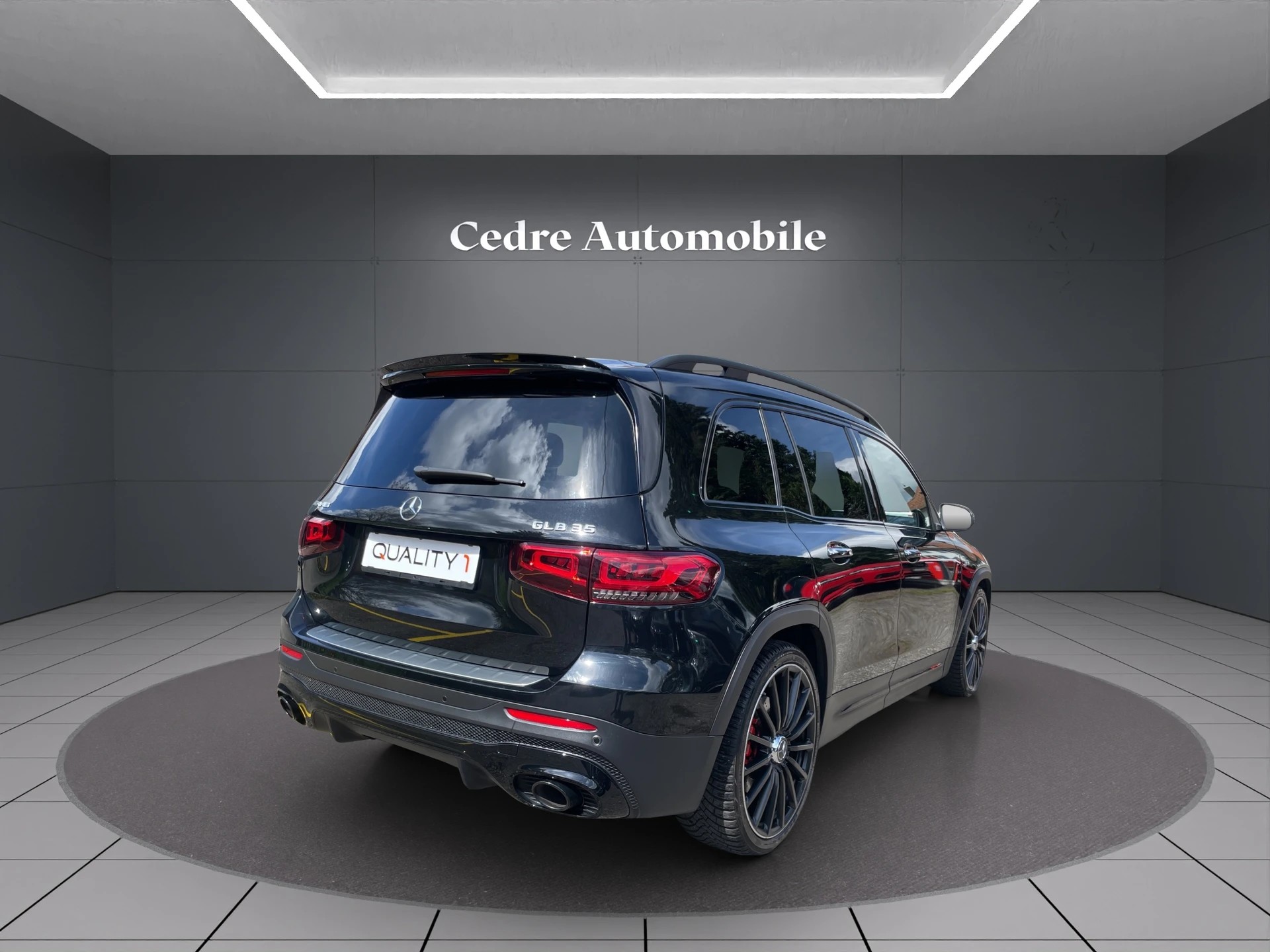 MERCEDES-BENZ GLB 35 AMG 4Matic 8G-Tronic-image-4