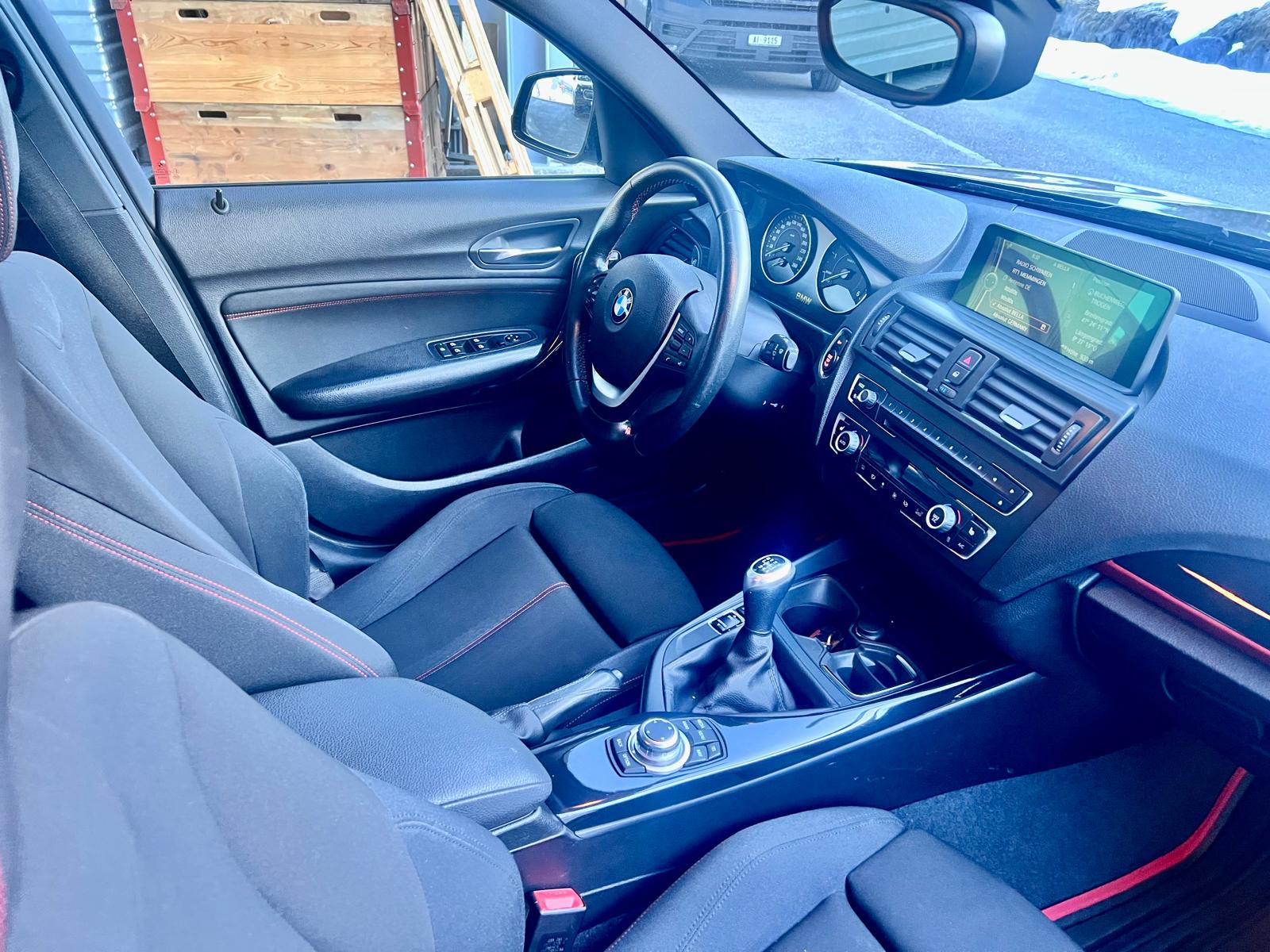 BMW 120d xDrive Sport Line-image-3