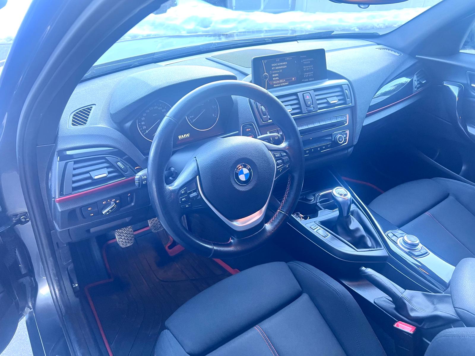 BMW 120d xDrive Sport Line-image-4