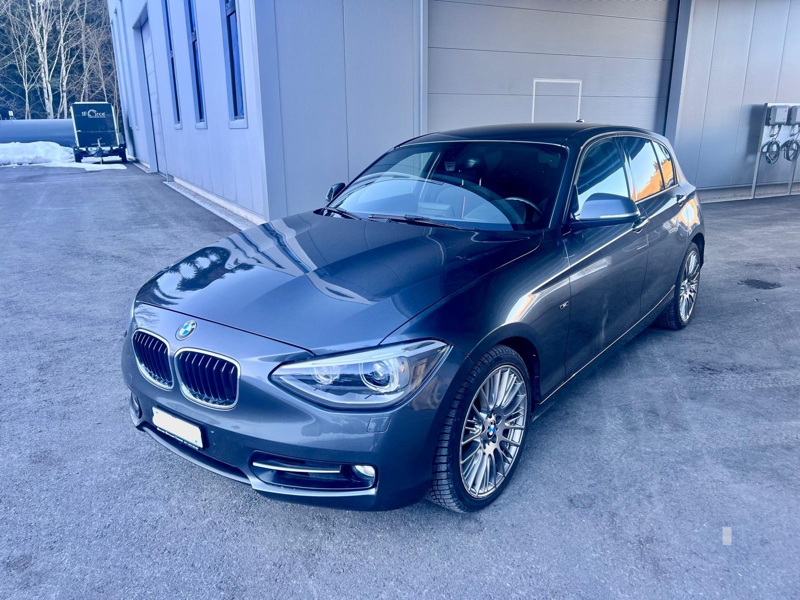 BMW 120d xDrive Sport Line-image-0