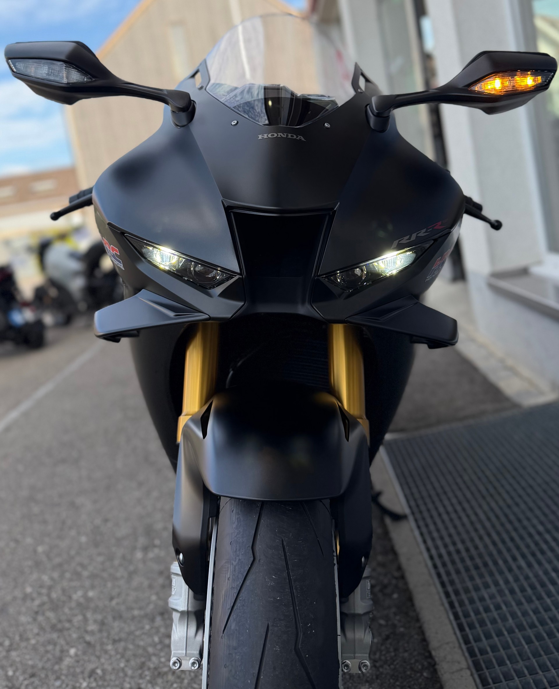 HONDA CBR 1000 RR-R Fireblade SP-showroom-element-1