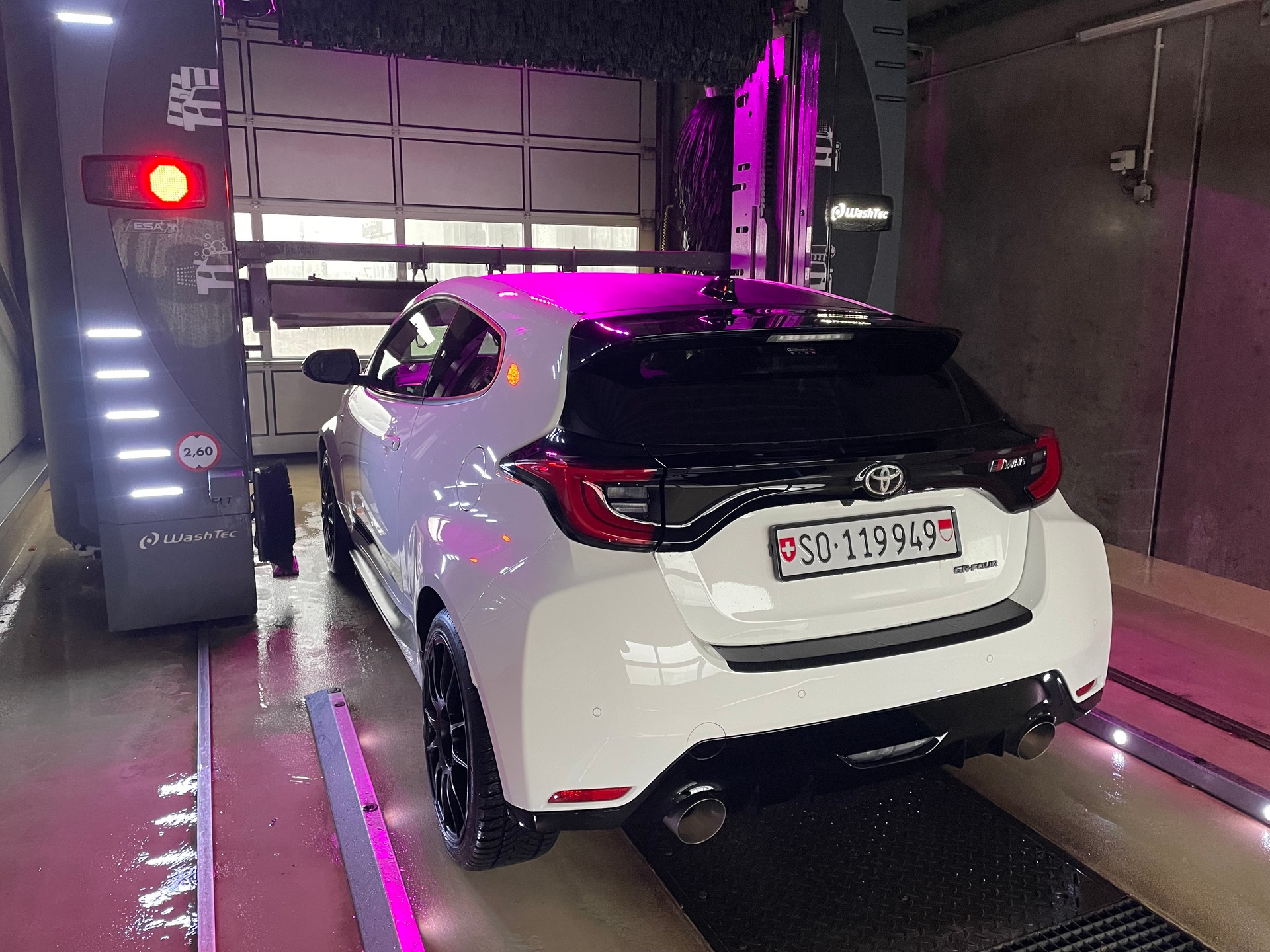 TOYOTA Yaris 1.6 GR Sport Premium Pack-image-6