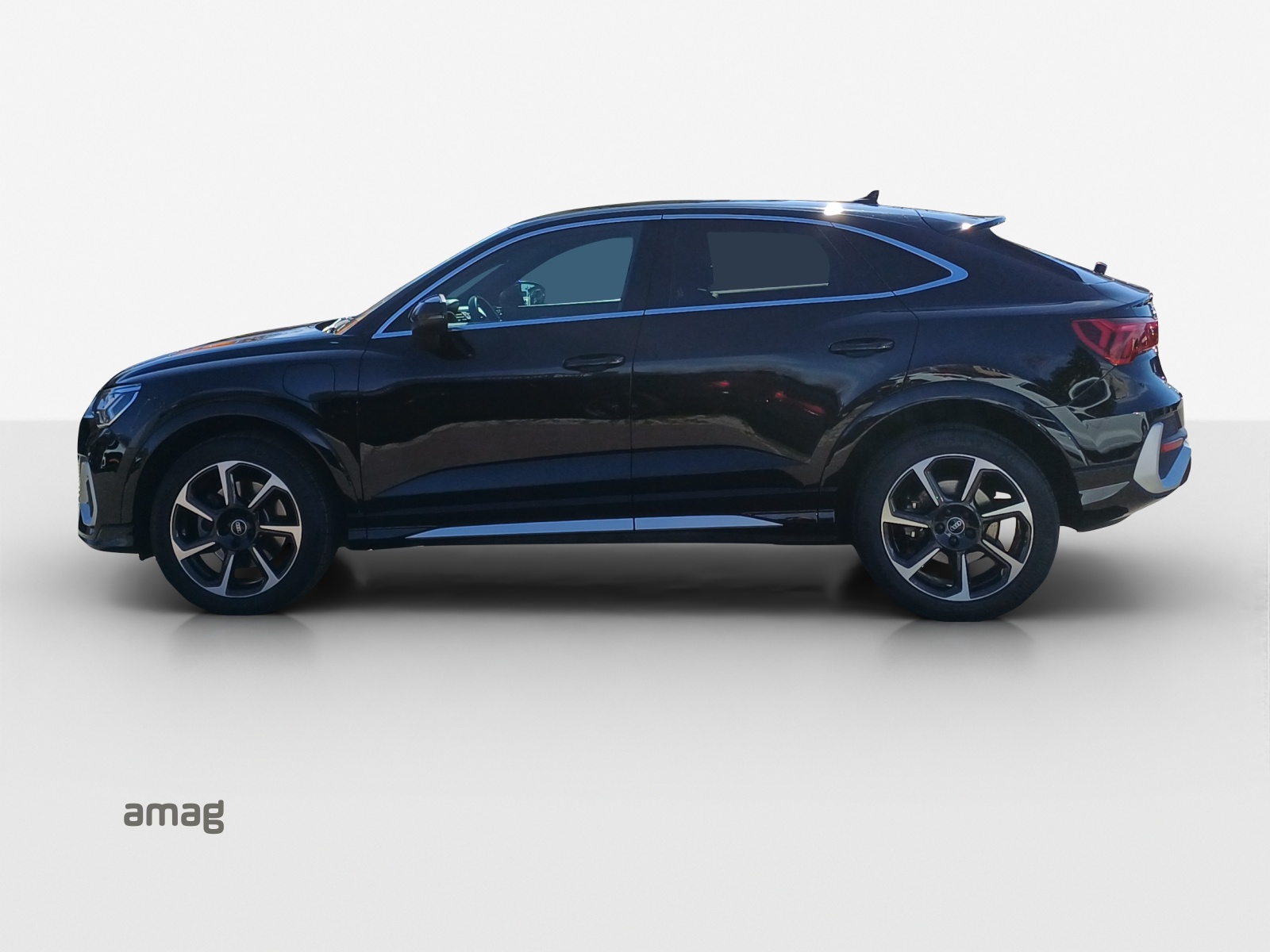 AUDI Q3 Sportback 45 TFSI e S line Attraction S-tronic-image-1
